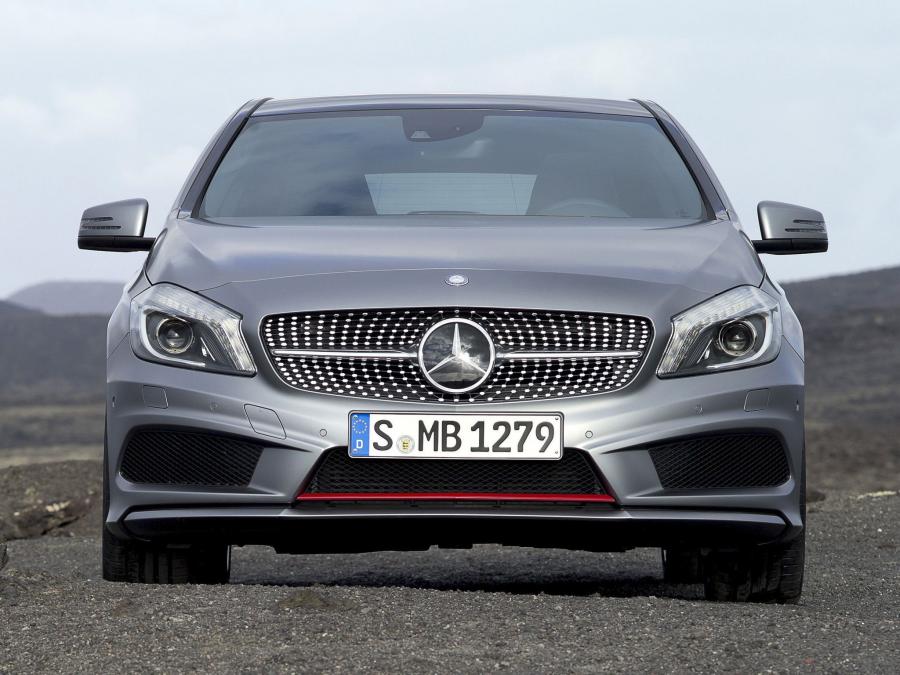  Mercedes-Benz A250 AMG Sport Package 2012 года  (фото 11 из 21)